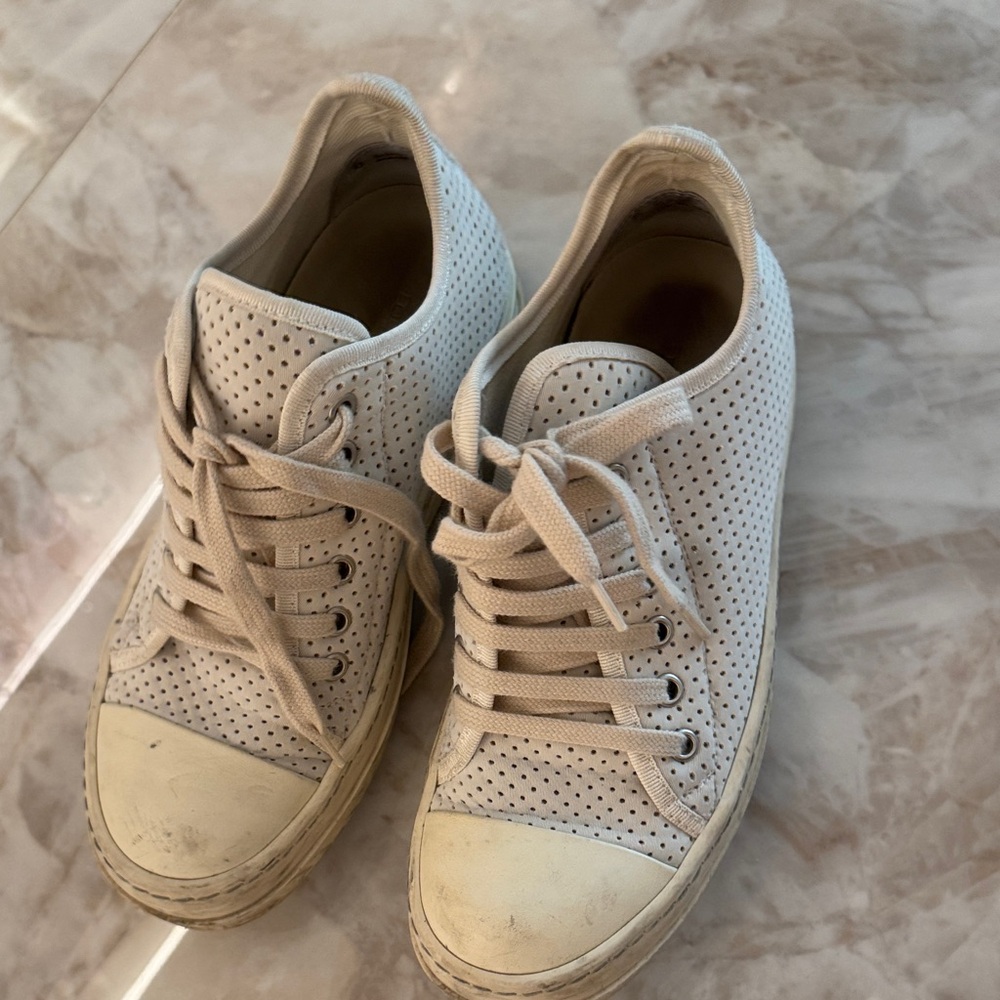 Dark shaddow rick owens white sneakers